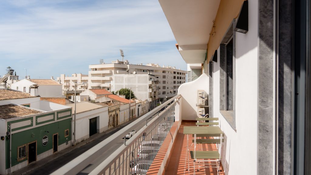 Loulé Sunny Retreat 3 by LovelyStay