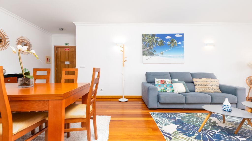Aidan Apartment by LovelyStay