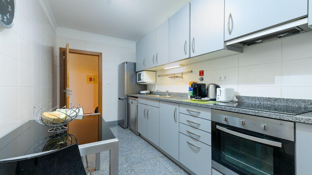 Aidan Apartment by LovelyStay