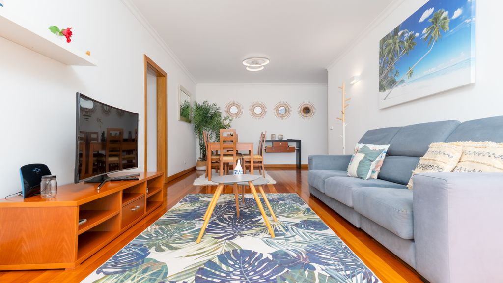 Aidan Apartment by LovelyStay