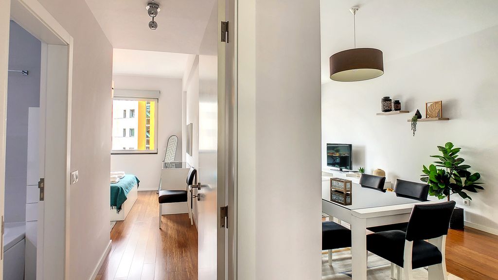 Alameda Apartment by LovelyStay