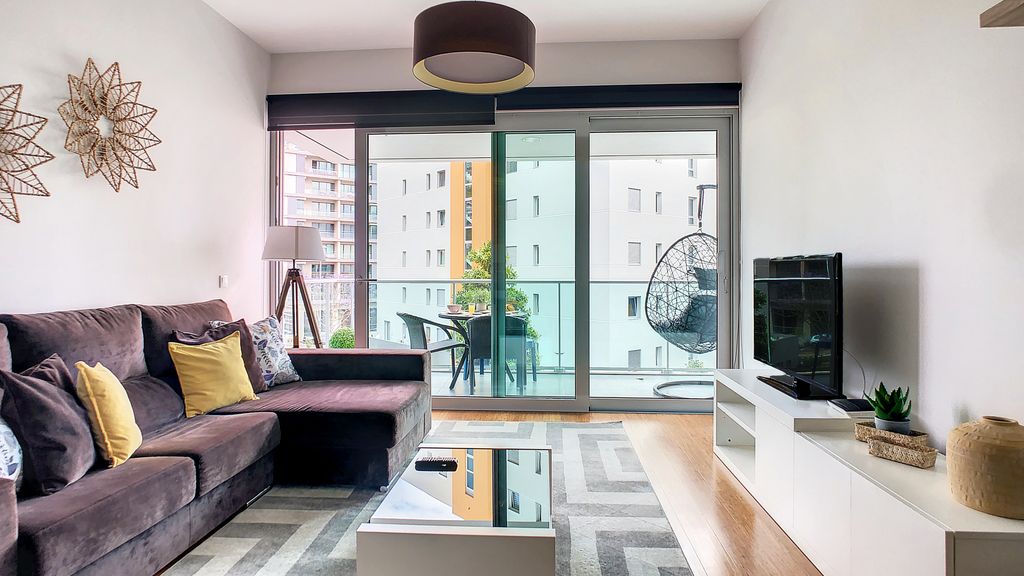 Alameda Apartment by LovelyStay