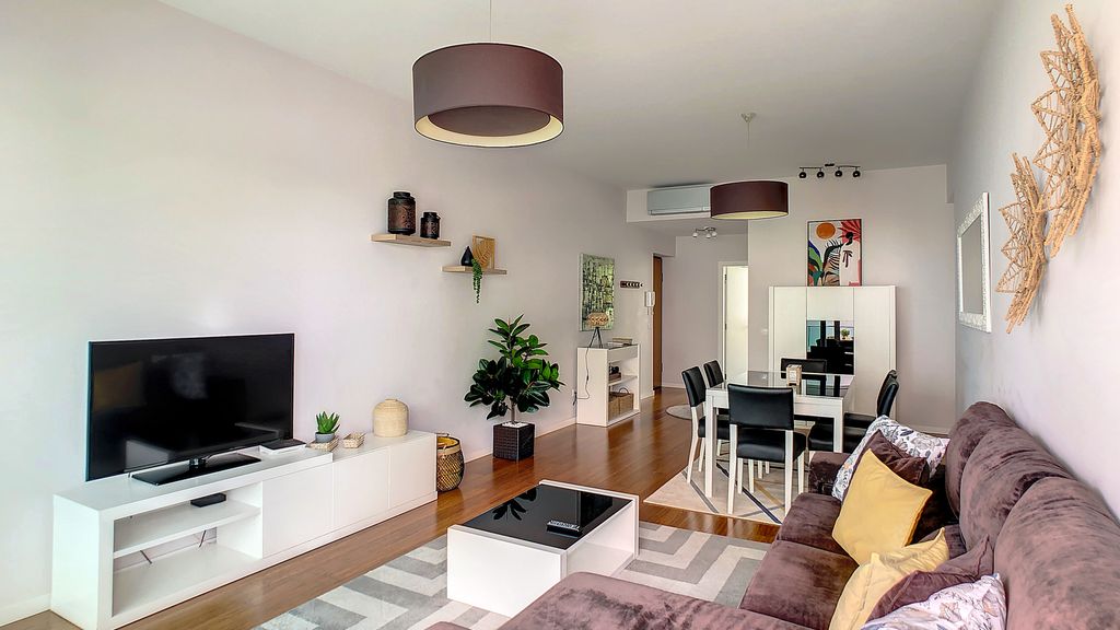 Alameda Apartment by LovelyStay