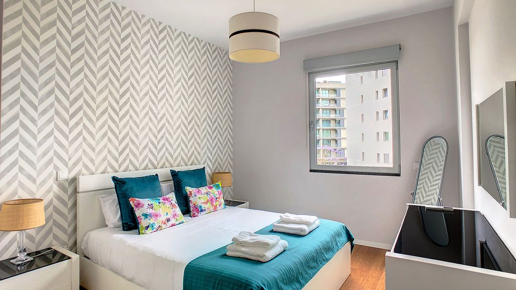 Alameda Apartment by LovelyStay