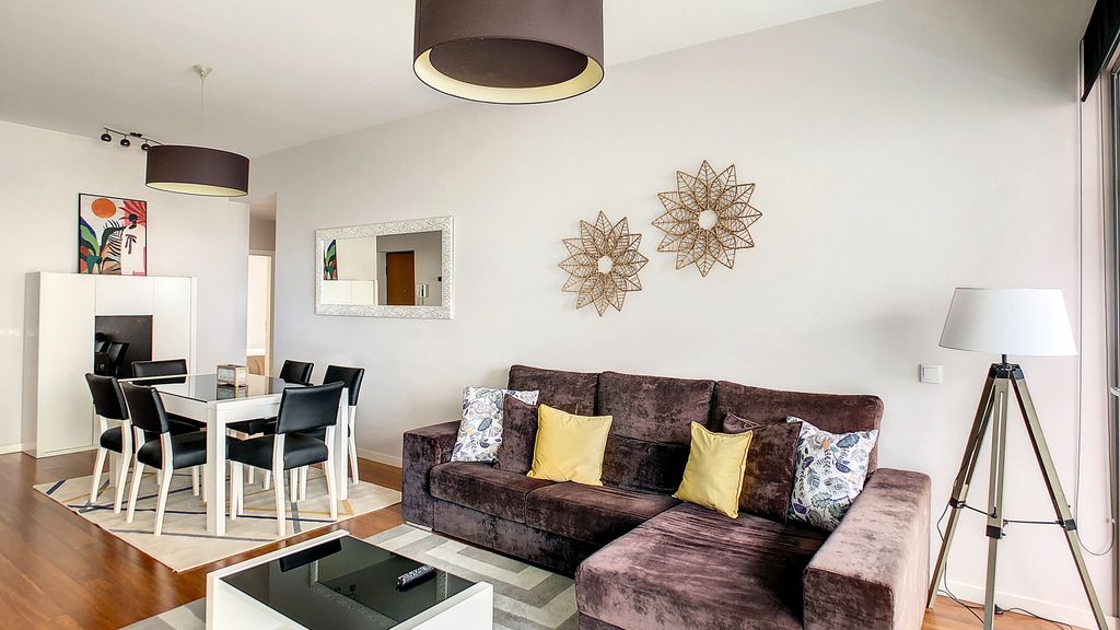 Alameda Apartment by LovelyStay