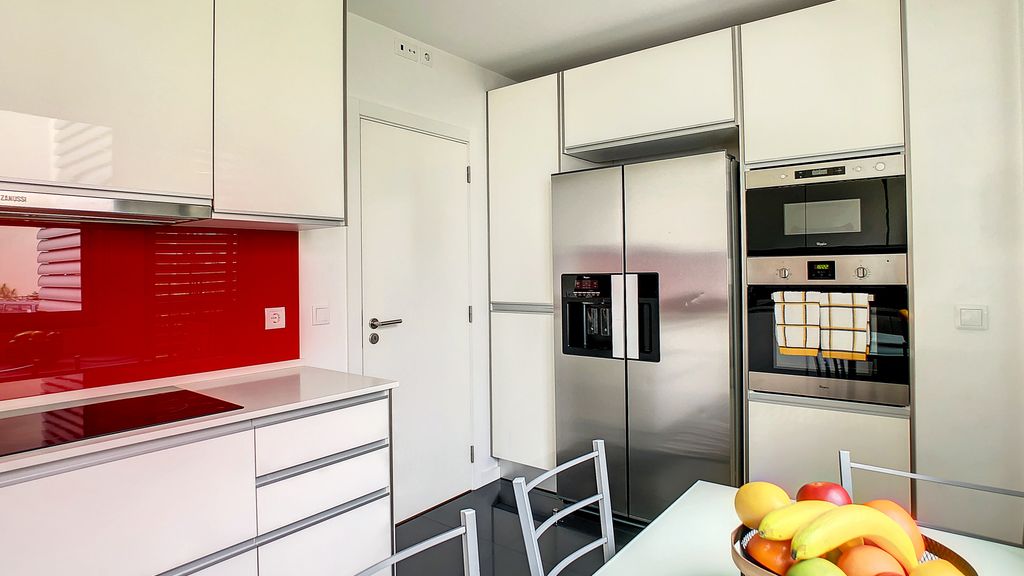 Alameda Apartment by LovelyStay