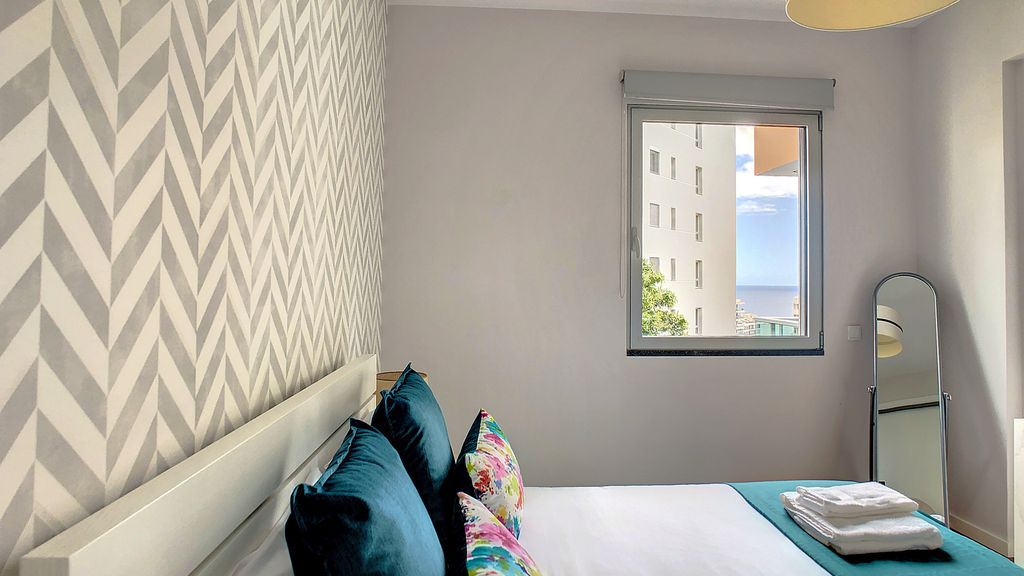 Alameda Apartment by LovelyStay