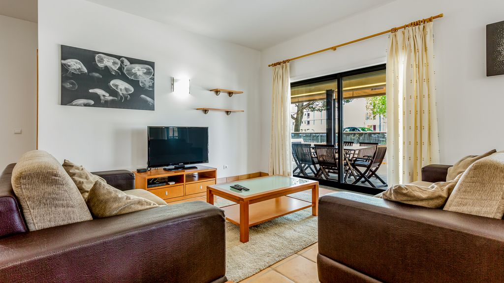 Wonderful Flat W/ Big Patio by LovelyStay