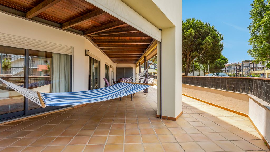 Wonderful Flat W/ Big Patio by LovelyStay