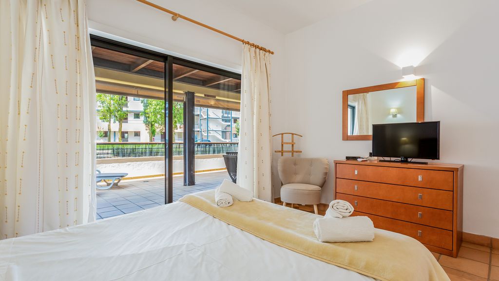 Wonderful Flat W/ Big Patio by LovelyStay