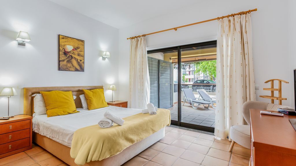 Wonderful Flat W/ Big Patio by LovelyStay