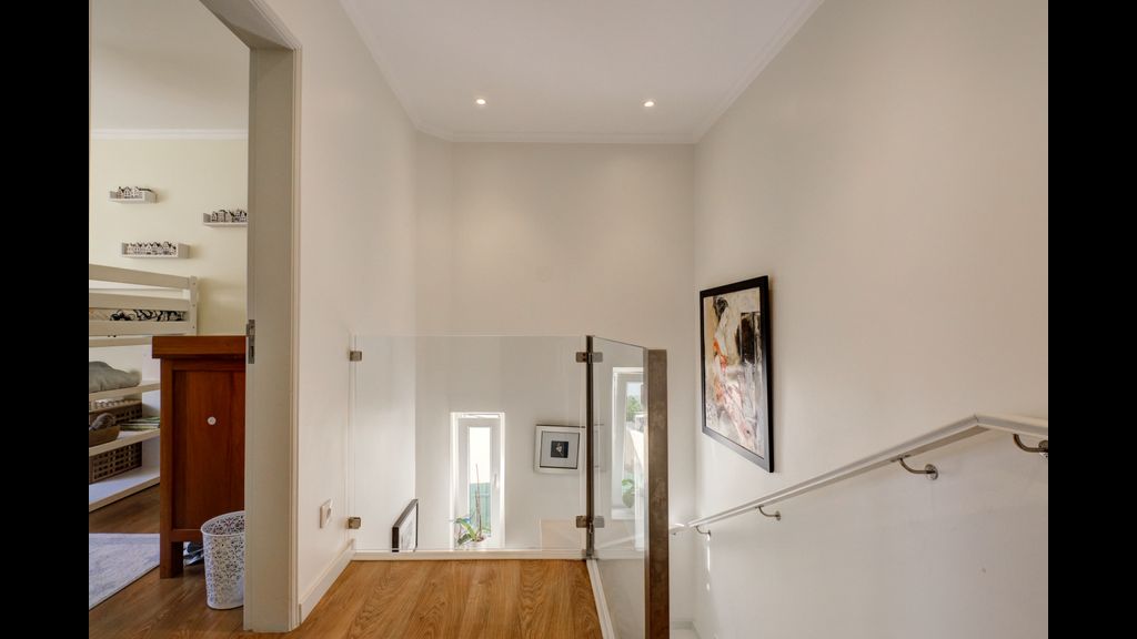 Comfortable Town House in Quiet Area by LovelyStay
