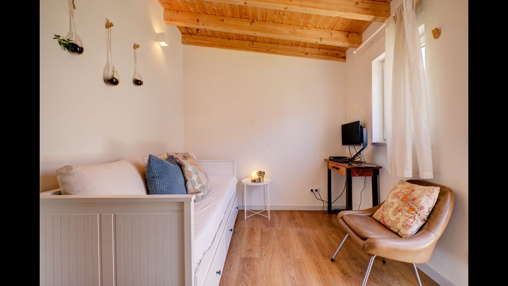 Comfortable Town House in Quiet Area by LovelyStay