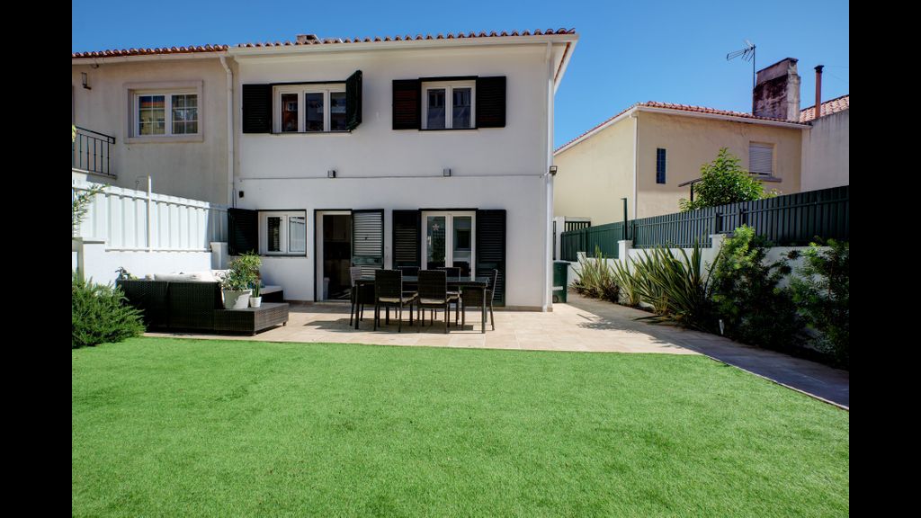 Comfortable Town House in Quiet Area by LovelyStay