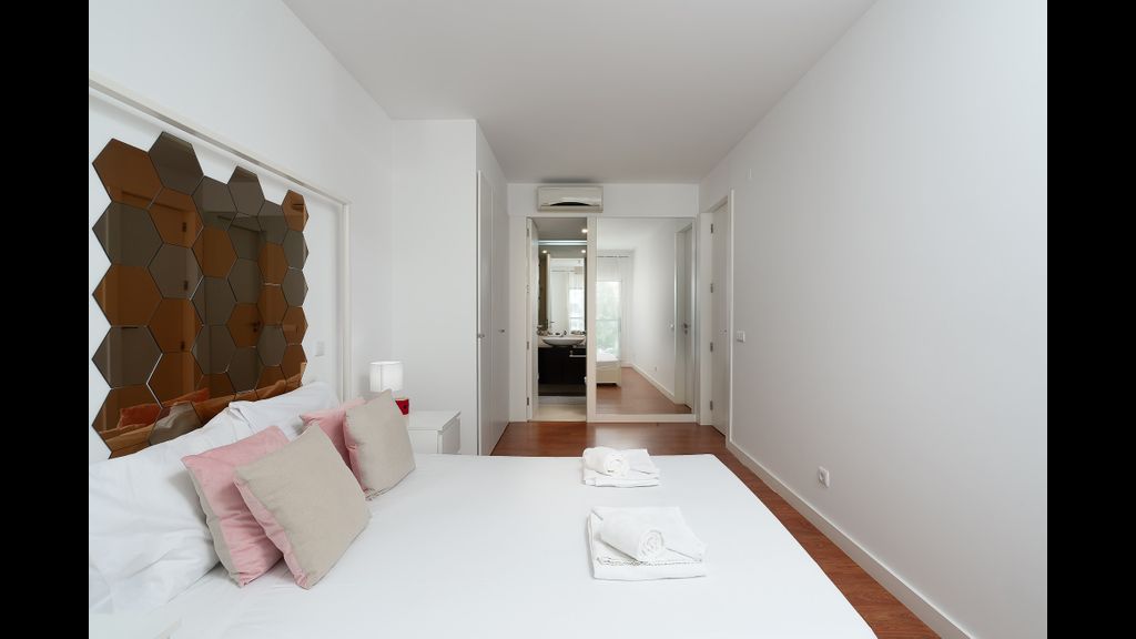 2 BDR Apartment W/Pool and Jacuzzi by LovelyStay