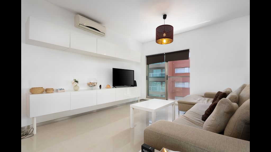 2 BDR Apartment W/Pool and Jacuzzi by LovelyStay