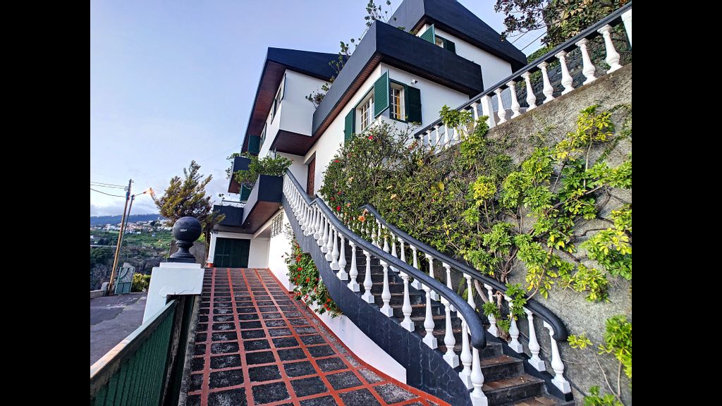 Casa Bergmann by LovelyStay