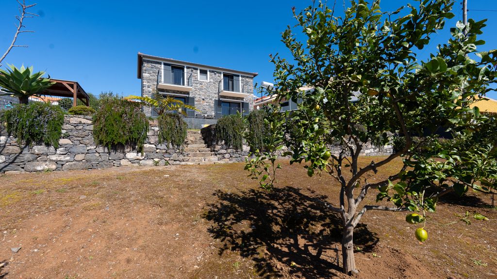Casa da Felicidade by LovelyStay