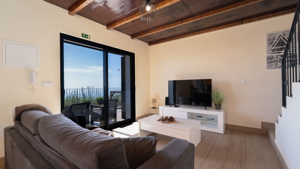 Casa da Felicidade by LovelyStay