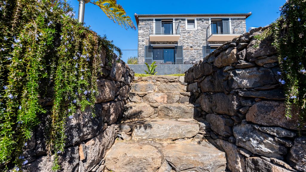 Casa da Felicidade by LovelyStay