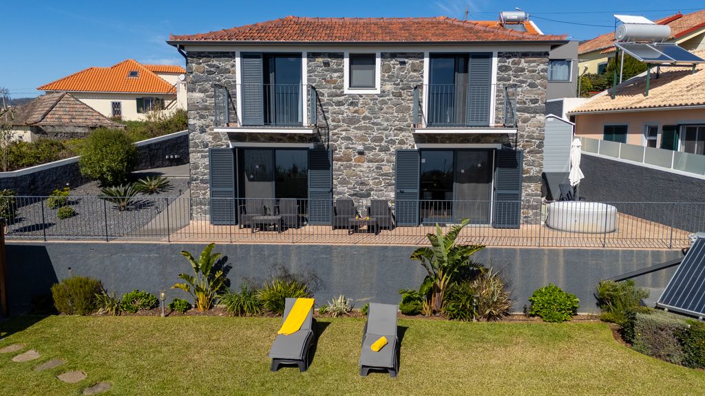 Casa da Felicidade by LovelyStay