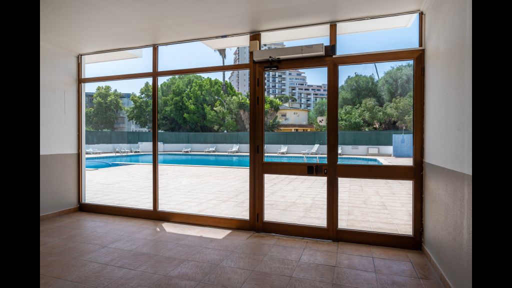 Modern 2 BDR Flat W/Balcony and Pool by LovelyStay
