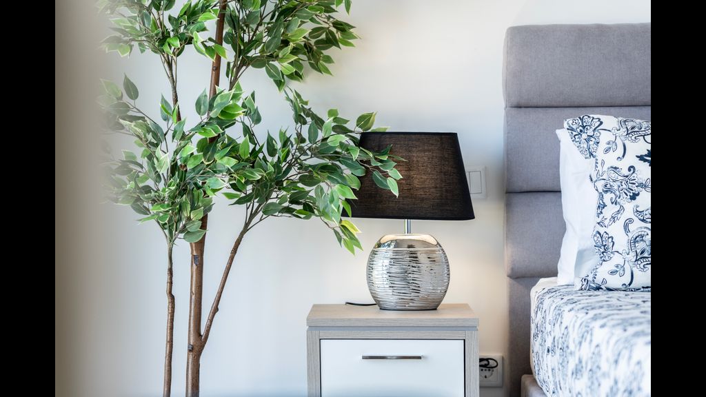 Stunning 3 BDR Flat W/ Rooftop Pool by LovelyStay