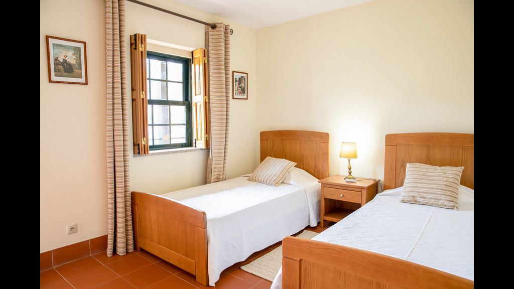 Casa de São Bernardo by LovelyStay