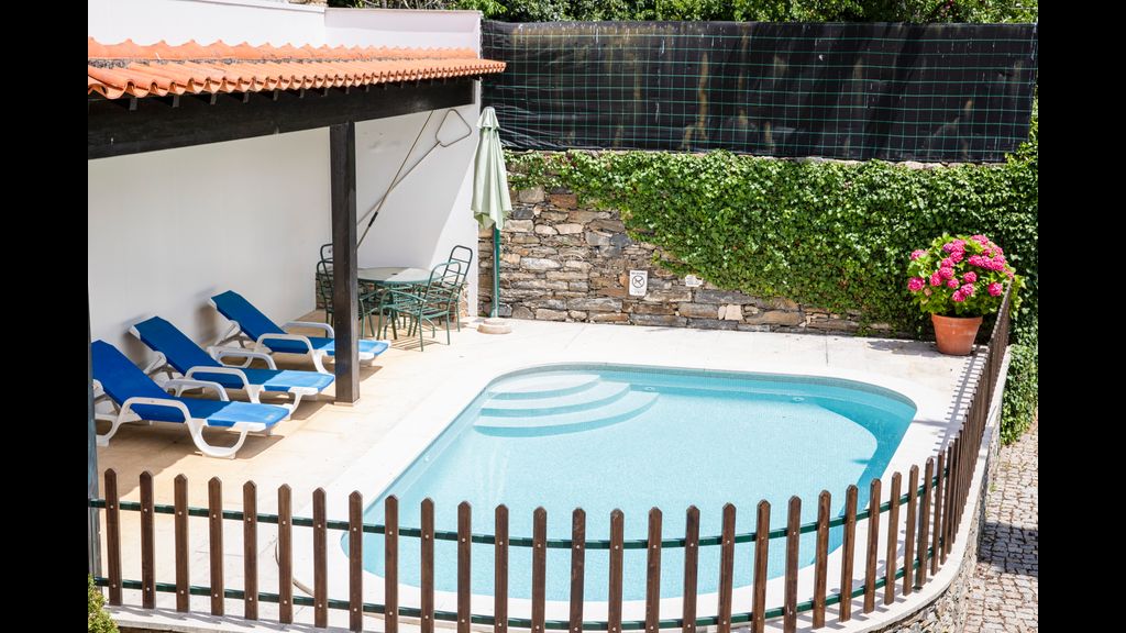 Casa de São Bernardo by LovelyStay