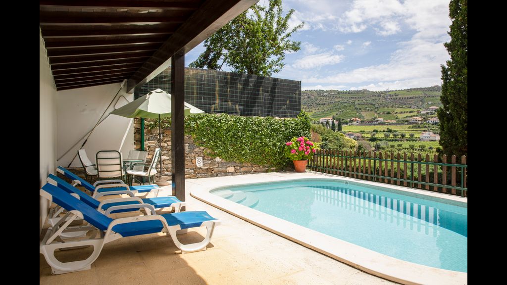 Casa de São Bernardo by LovelyStay