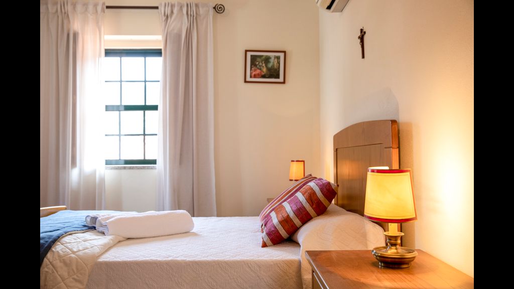 Casa de São Bernardo by LovelyStay