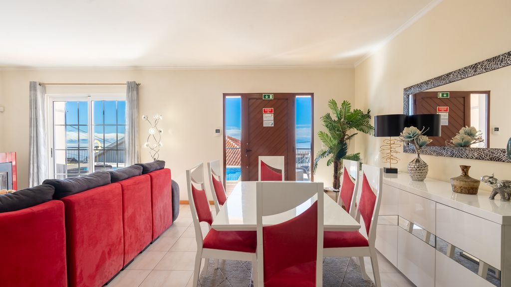 Casa Del Sol by LovelyStay