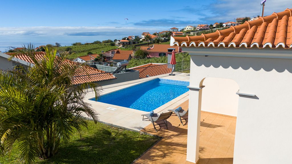 Casa Del Sol by LovelyStay