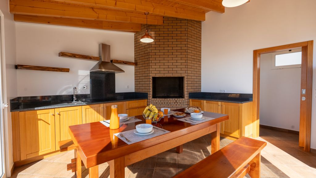 Casa Del Sol by LovelyStay