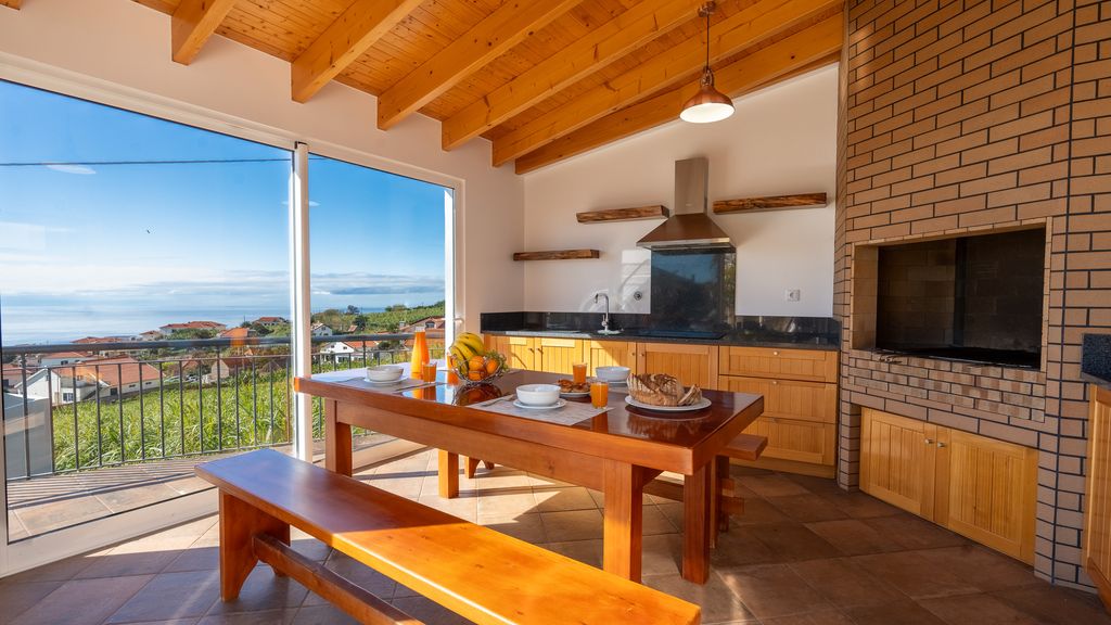 Casa Del Sol by LovelyStay