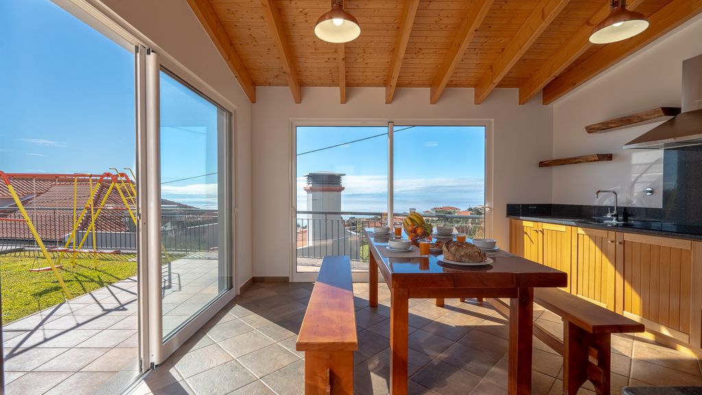 Casa Del Sol by LovelyStay
