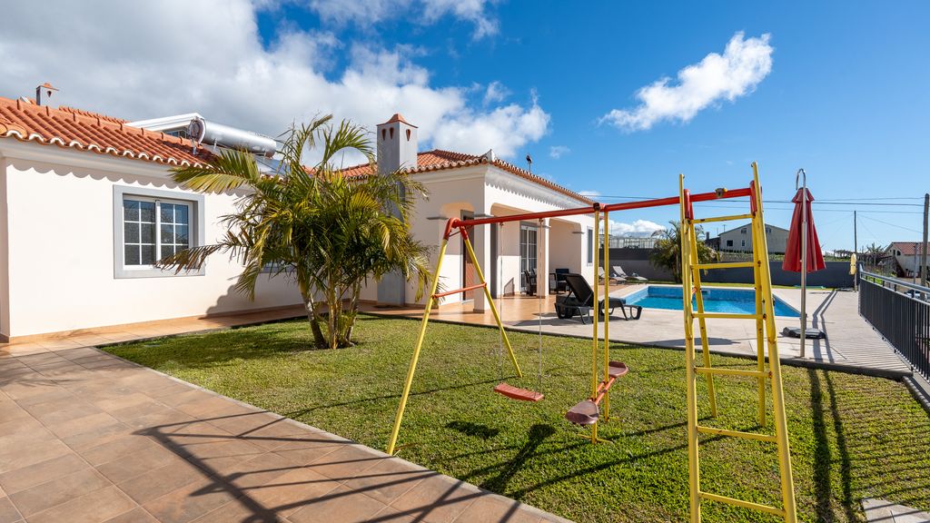 Casa Del Sol by LovelyStay