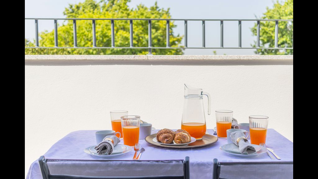 Terrace Pool Apartment Oporto by LovelyStay