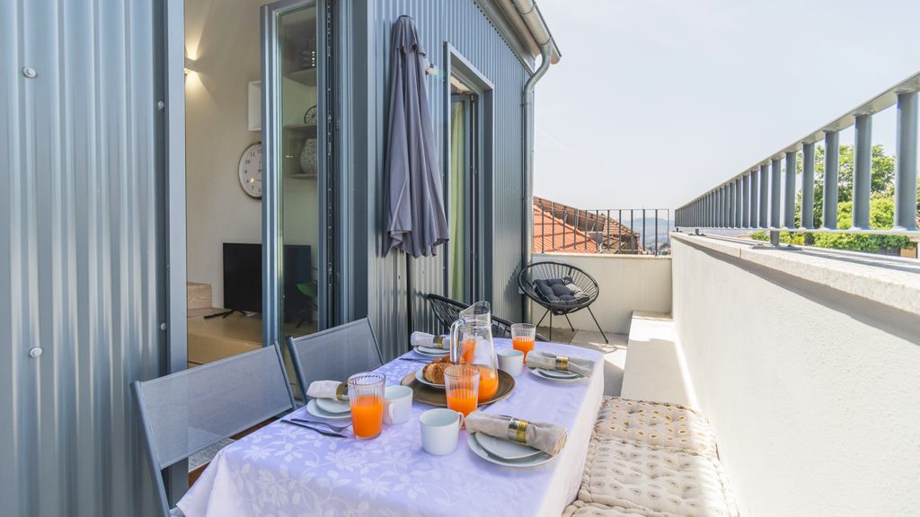 Terrace Pool Apartment Oporto by LovelyStay