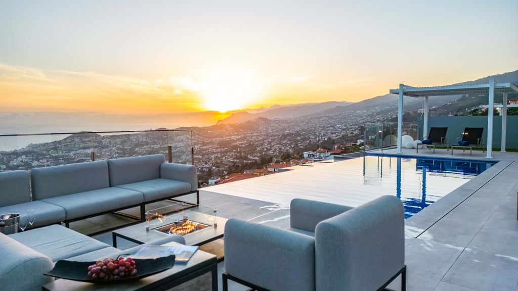 Villa Boa Nova Branca by LovelyStay