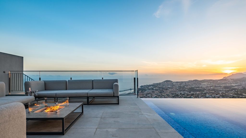 Villa Boa Nova Branca by LovelyStay