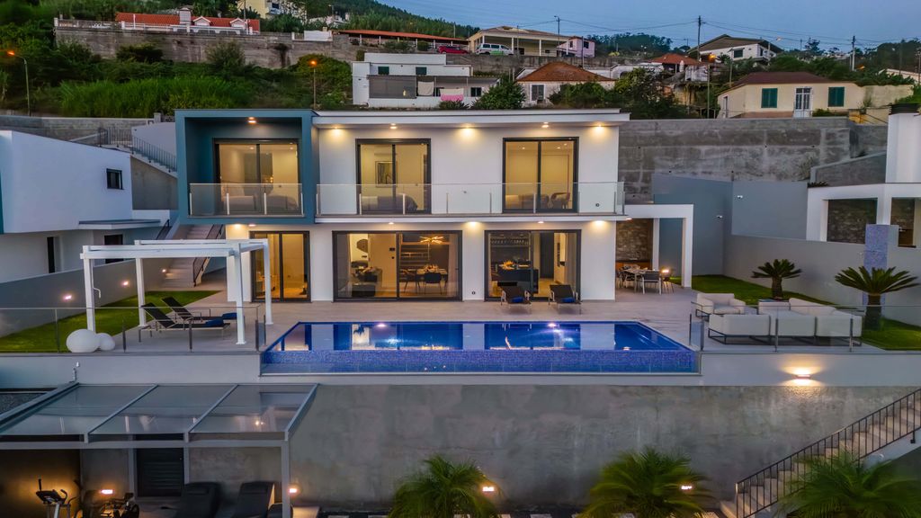 Villa Boa Nova Branca by LovelyStay