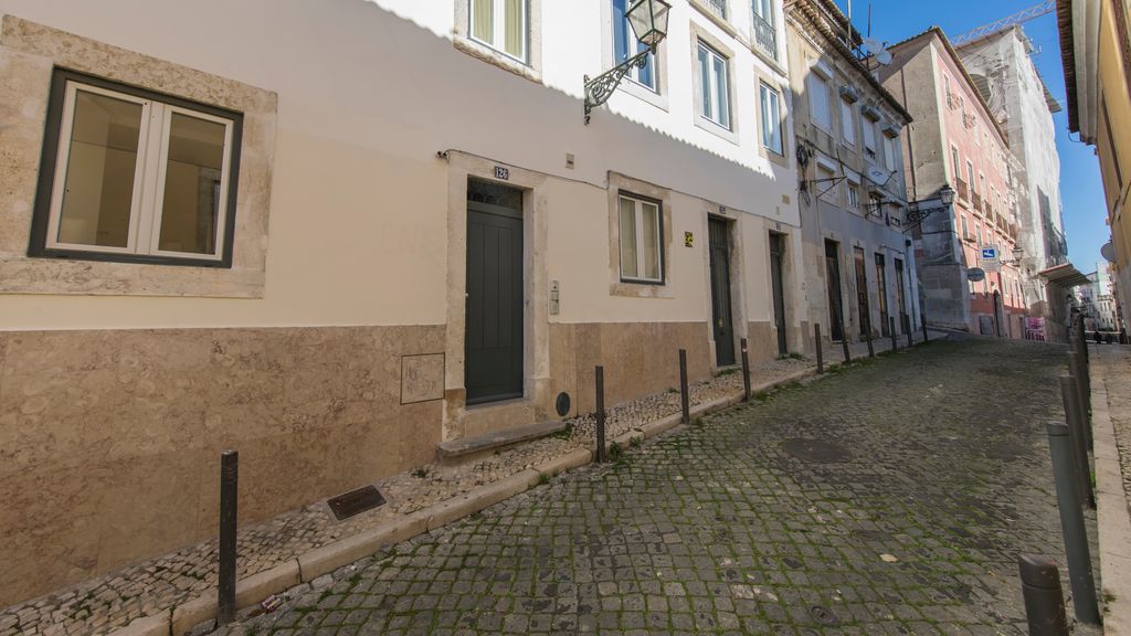 Modern Oasis in Bairro Alto by LovelyStay