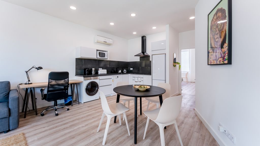 Modern Retreat 2 in Faro by Lovelystay