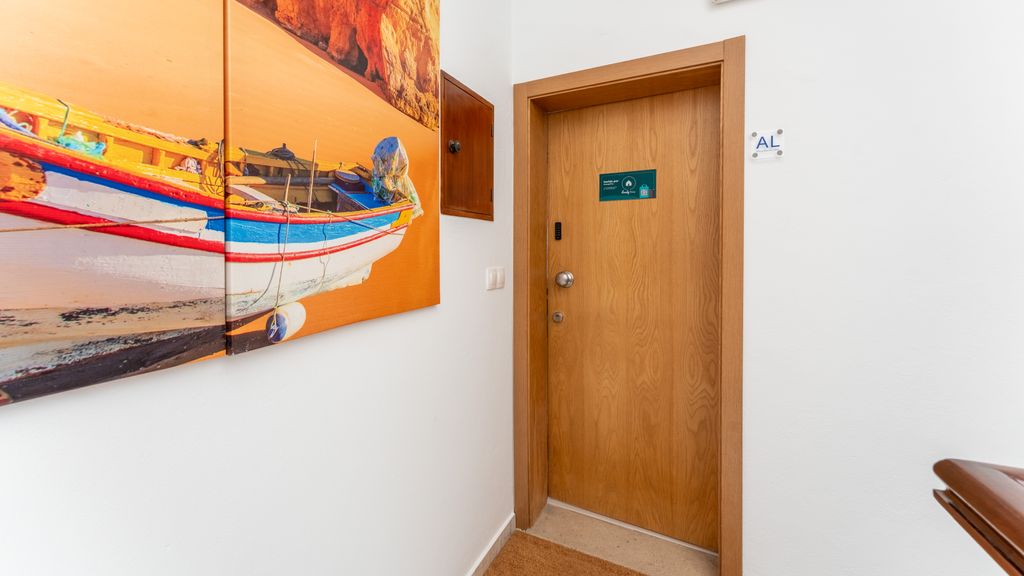 Modern Retreat 2 in Faro by Lovelystay