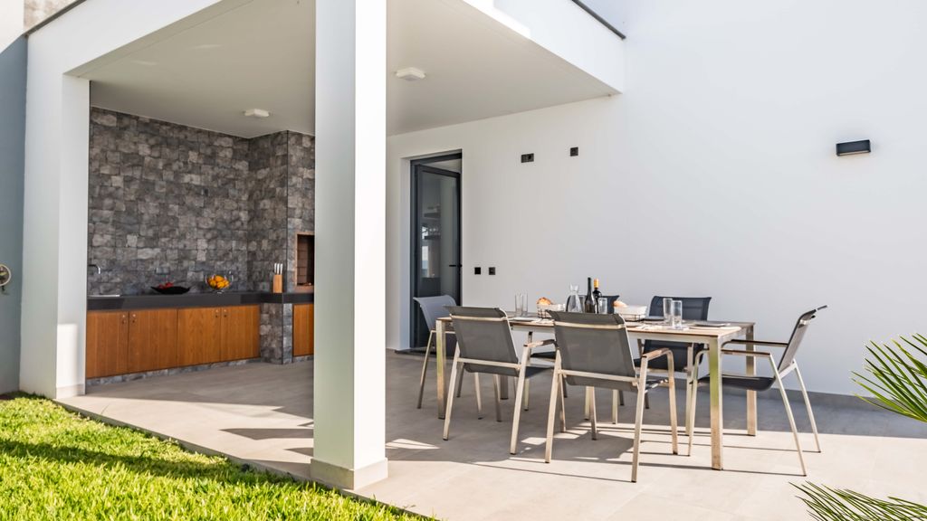 Villa Boa Nova Verde by LovelyStay