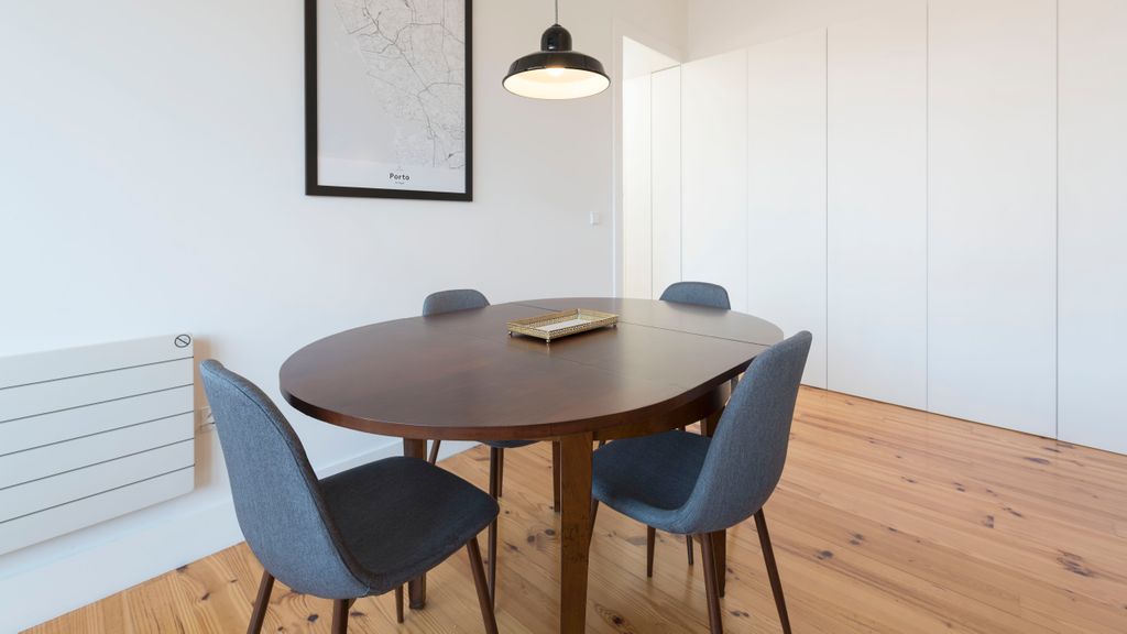 Top floor Balcony Apartment by LovelyStay