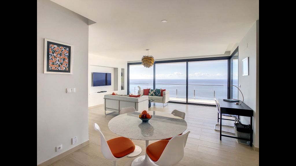 Francelho 1 Apartment by LovelyStay