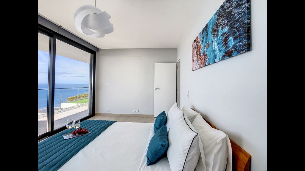 Francelho 1 Apartment by LovelyStay