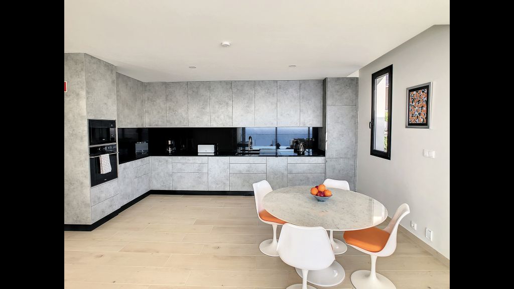 Francelho 1 Apartment by LovelyStay